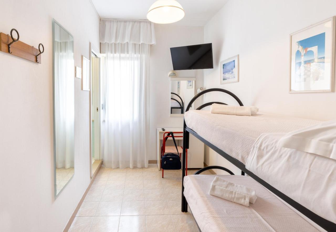 Hotel Morena Riccione Centrale Extérieur photo