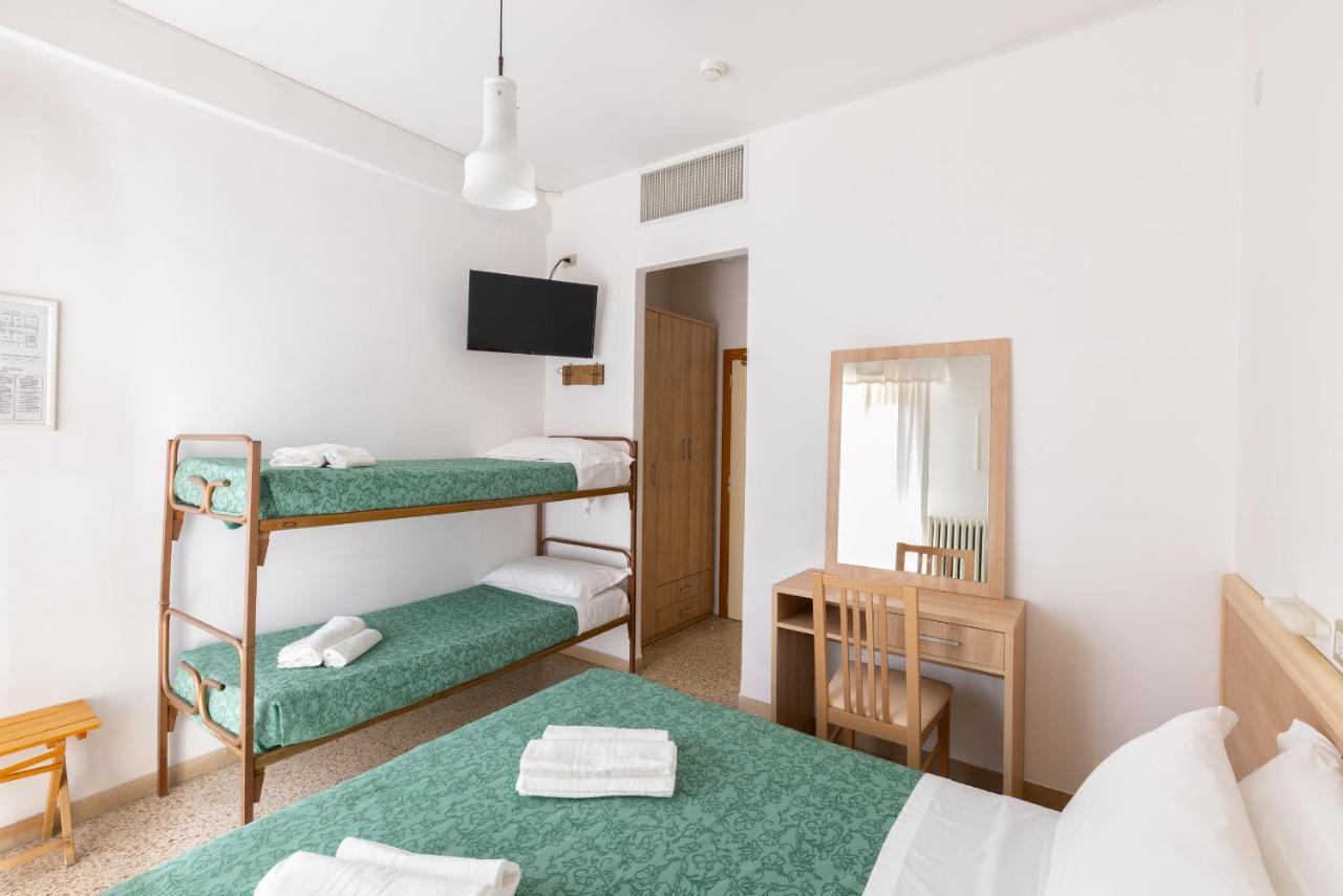 Hotel Morena Riccione Centrale Extérieur photo