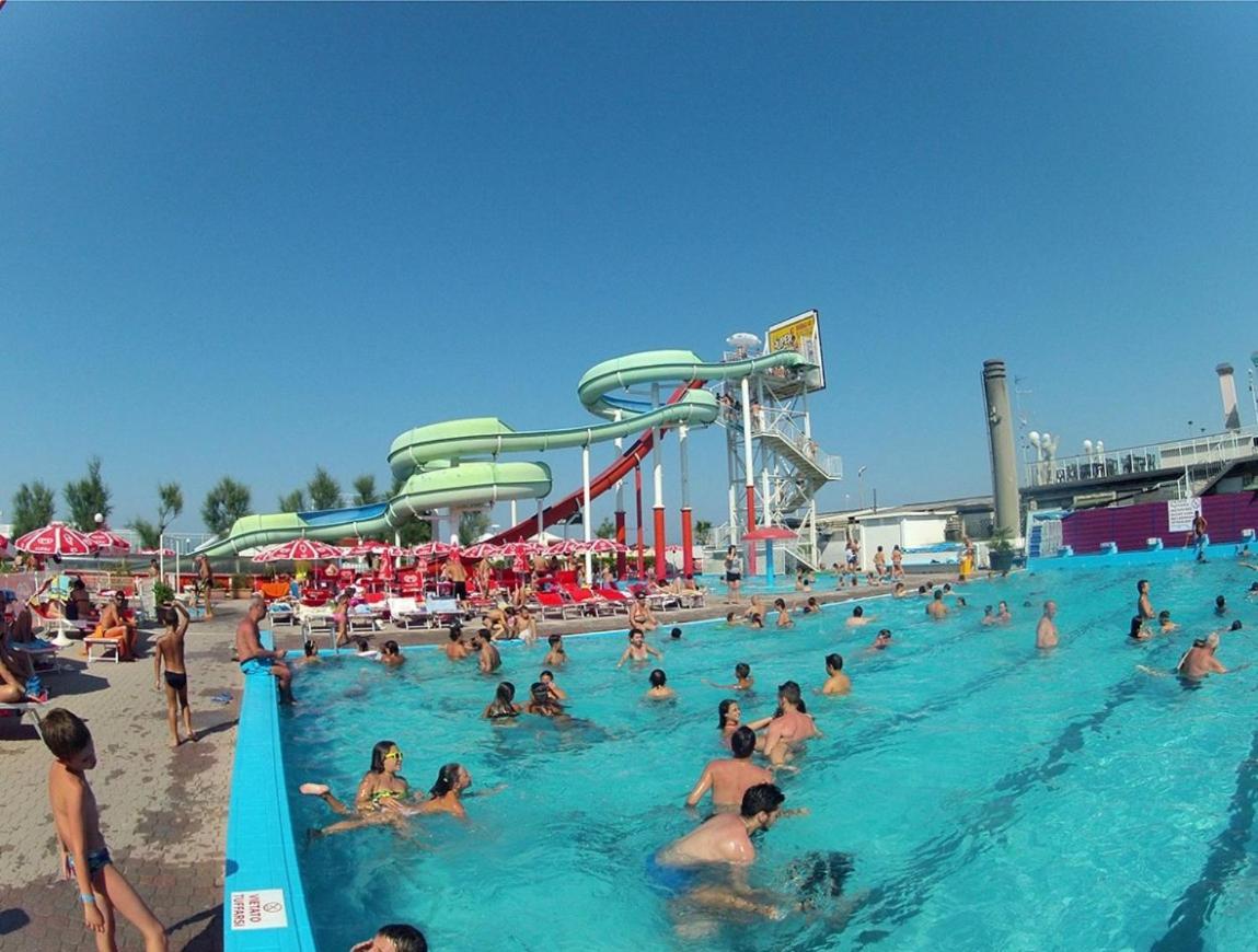 Hotel Morena Riccione Centrale Extérieur photo