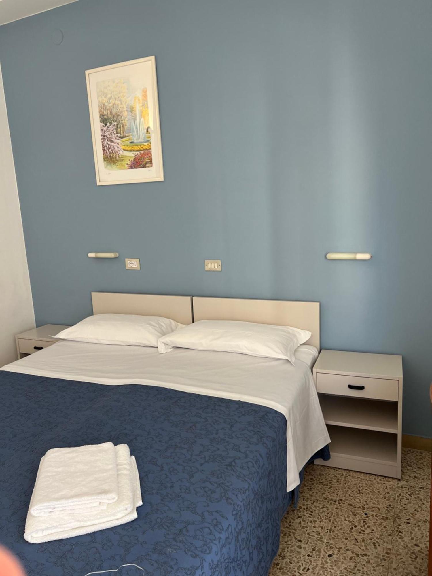 Hotel Morena Riccione Centrale Extérieur photo