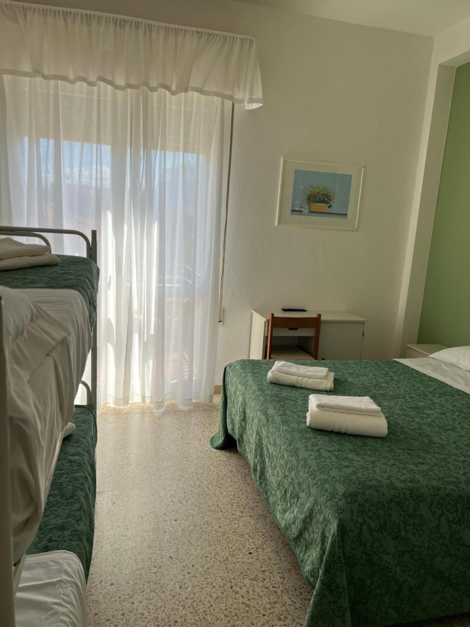 Hotel Morena Riccione Centrale Extérieur photo