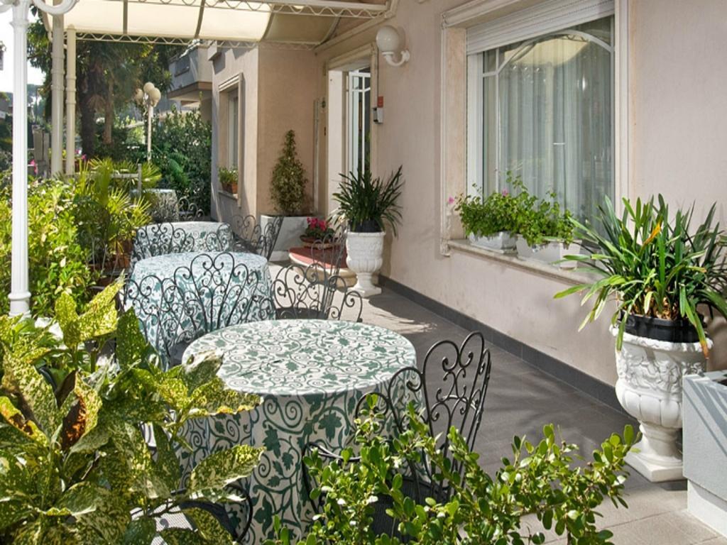 Hotel Morena Riccione Centrale Extérieur photo